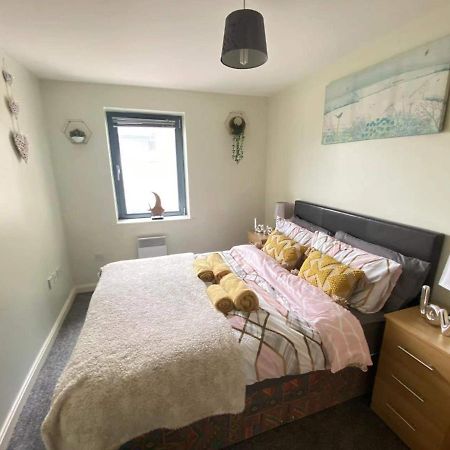 Lovely 2-Bedrooms Apartment Step To The Beach Swansea Extérieur photo
