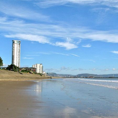 Lovely 2-Bedrooms Apartment Step To The Beach Swansea Extérieur photo