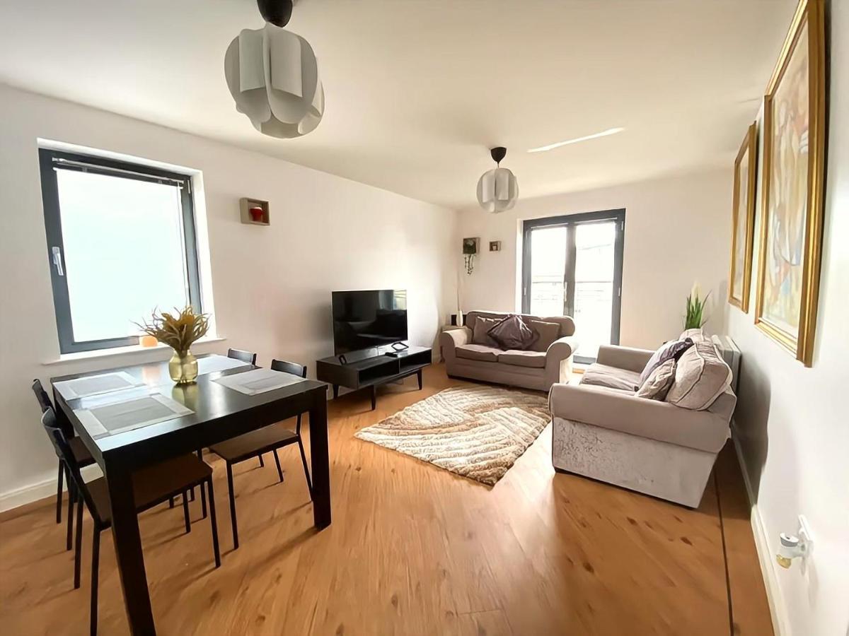 Lovely 2-Bedrooms Apartment Step To The Beach Swansea Extérieur photo