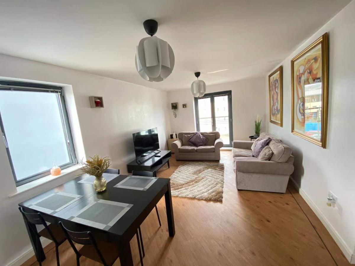 Lovely 2-Bedrooms Apartment Step To The Beach Swansea Extérieur photo