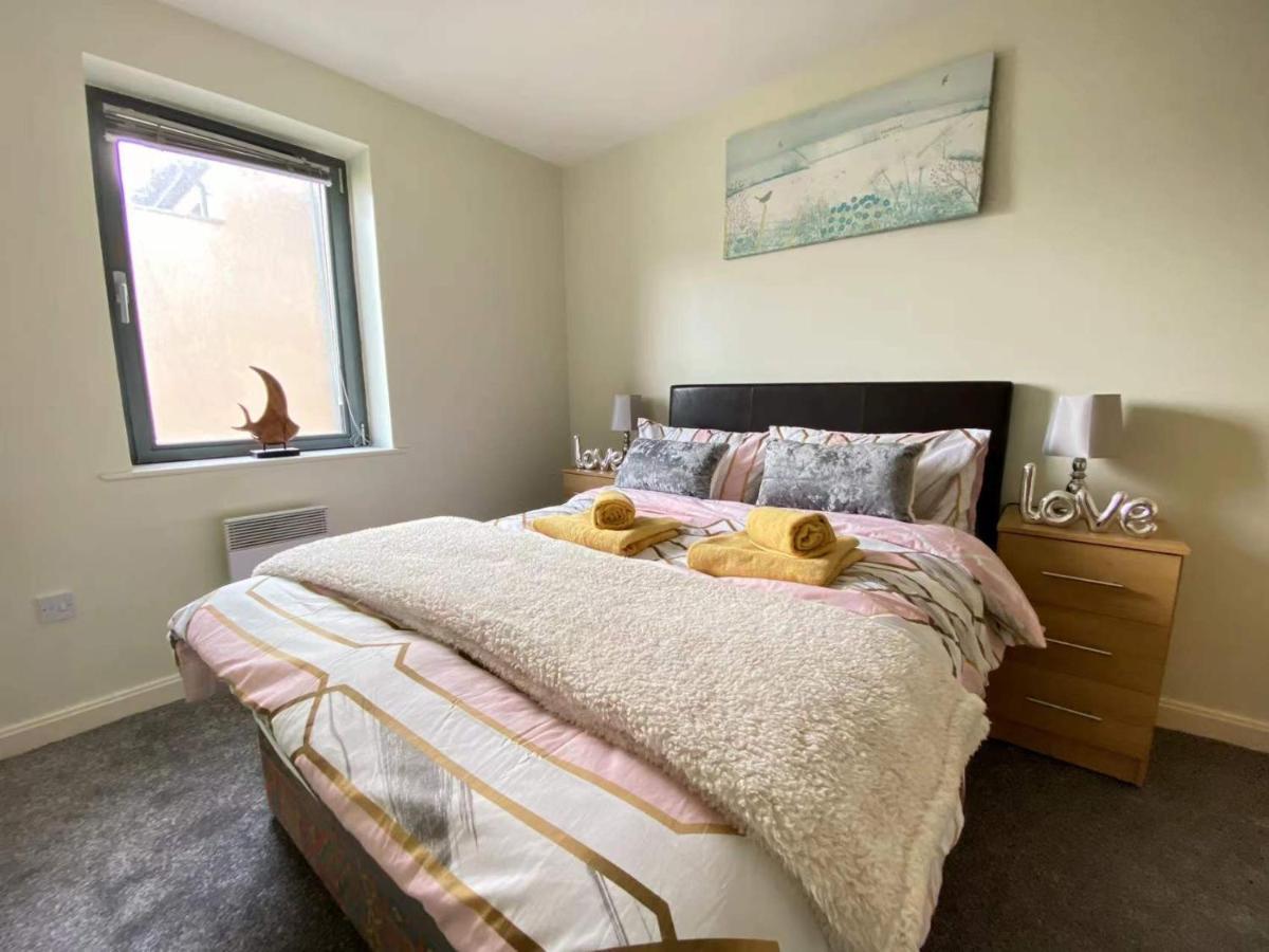Lovely 2-Bedrooms Apartment Step To The Beach Swansea Extérieur photo