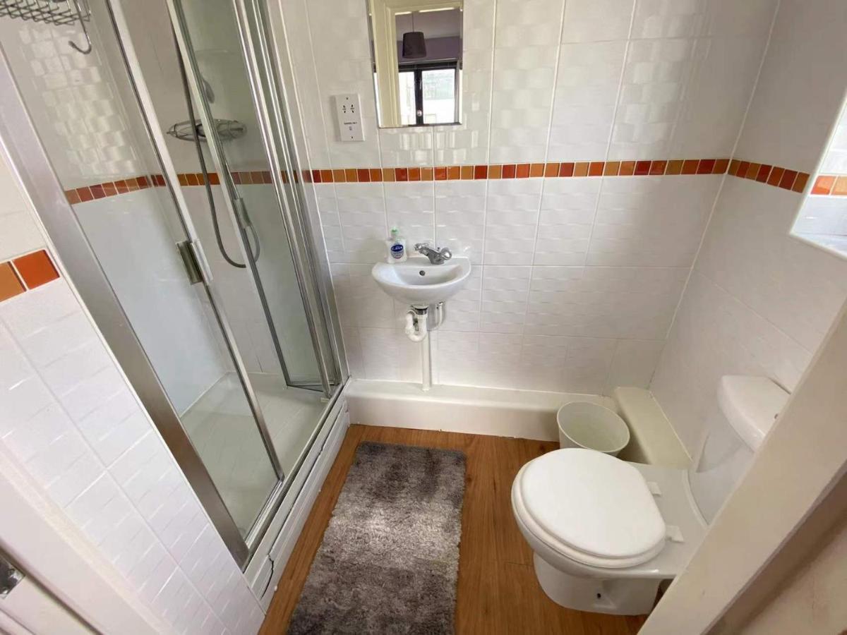 Lovely 2-Bedrooms Apartment Step To The Beach Swansea Extérieur photo