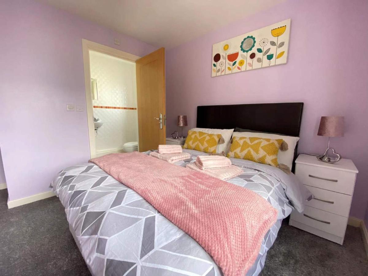 Lovely 2-Bedrooms Apartment Step To The Beach Swansea Extérieur photo