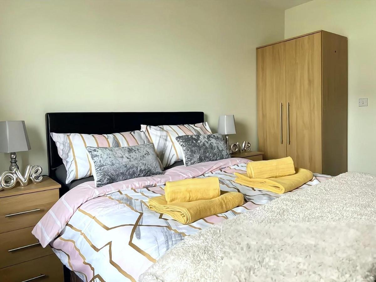 Lovely 2-Bedrooms Apartment Step To The Beach Swansea Extérieur photo