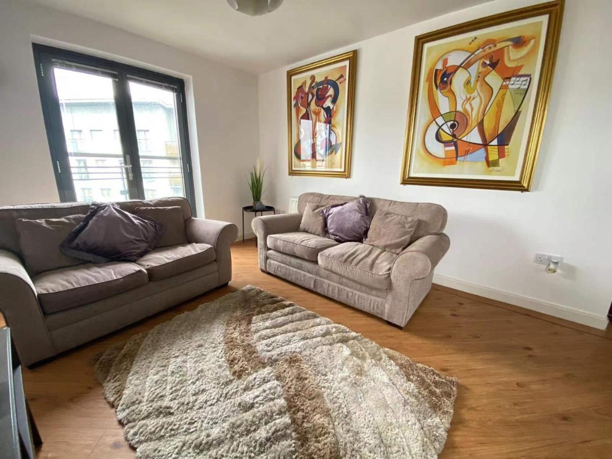 Lovely 2-Bedrooms Apartment Step To The Beach Swansea Extérieur photo