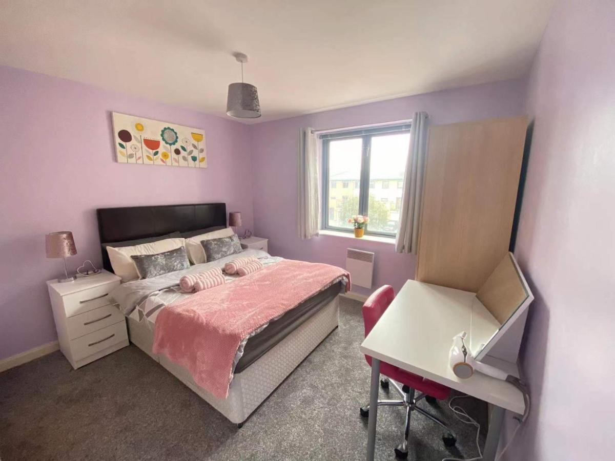 Lovely 2-Bedrooms Apartment Step To The Beach Swansea Extérieur photo